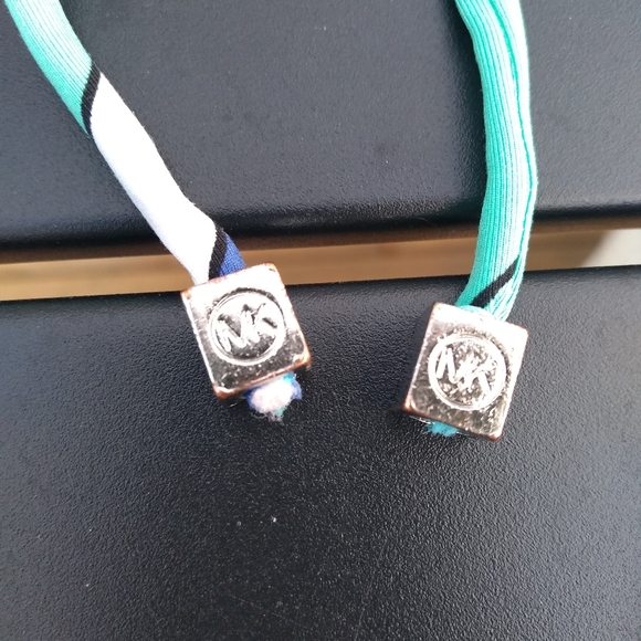 Two String Bikini Tops - Michael Kors, Size Small, & Body Glove, Girl's … - Picture 4 of 14